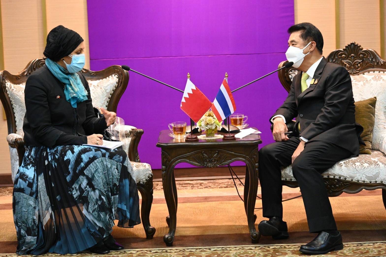 The Minister of Industry Welcomed the Ambassador of the Kingdom of Bahrain to Thailand and her Delegation