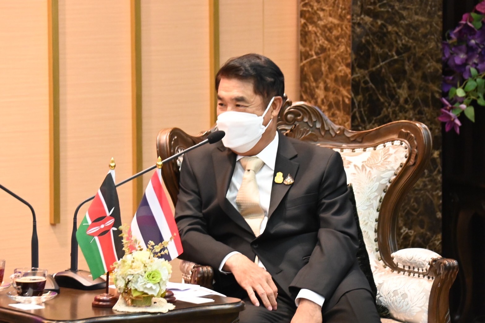 Ambassador Extraordinary and Plenipotentiary of the Republic of Kenya to Thailand Holds Meeting with the Minister of Industry