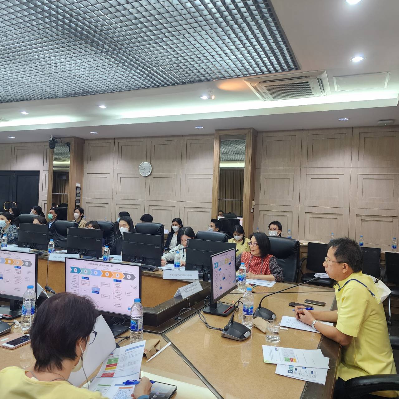 สศอ. เข้าร่วมประชุมการพัฒนาห่วงโซ่มูลค่า และขับเคลื่อนอุตสาหกรรมยานยนต์ไฟฟ้า