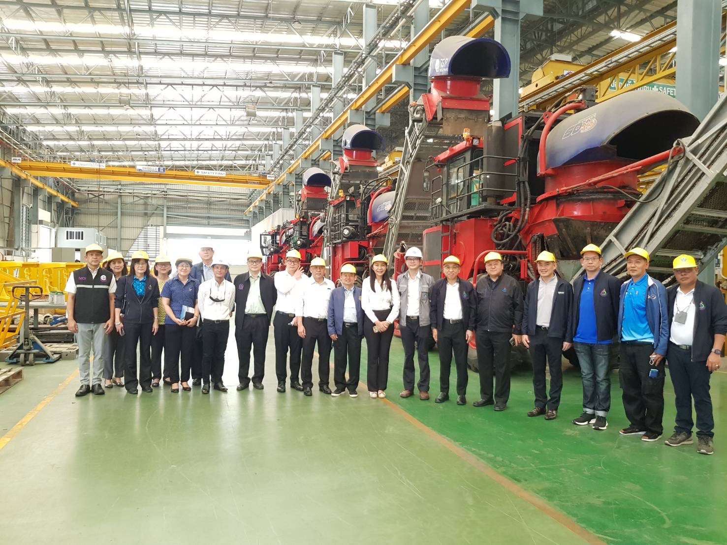 OIE Visits the Bioindustry Promotion Center Building and the Agricultural Machinery Production Process at Tang Sia Ping Metal Works Co., Ltd., in Chon Buri