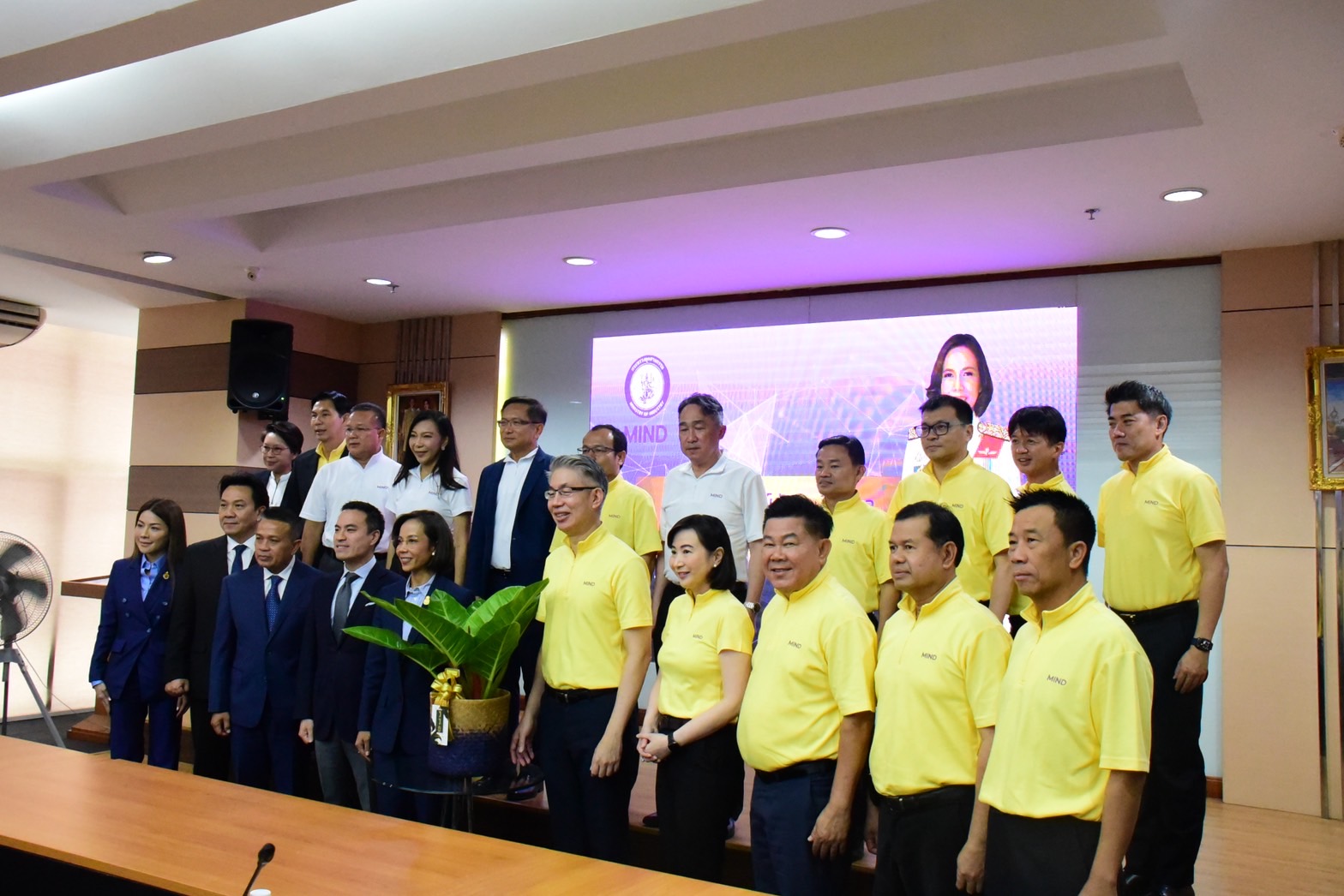 สศอ. ร่วมแสดงความยินดี นางสาวพิมพ์ภัทรา วิชัยกุล เนื่องในโอกาสเข้ารับตำแหน่ง รัฐมนตรีว่าการกระทรวงอุตสาหกรรม