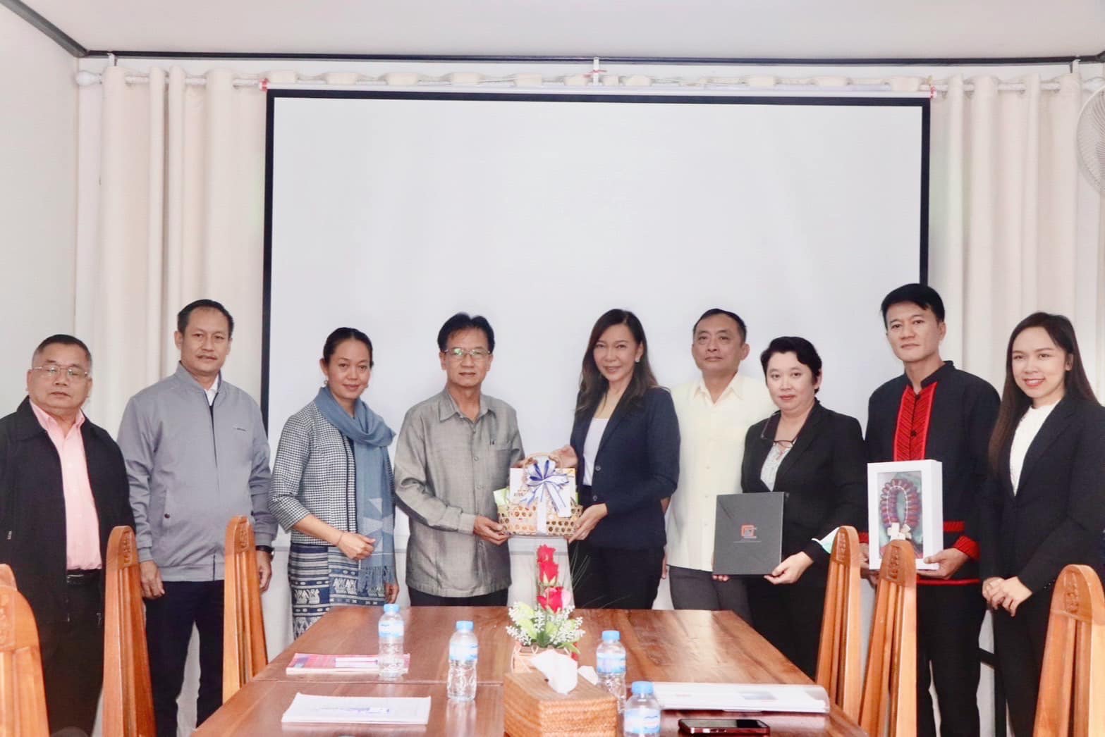 สศอ. และคณะ เข้าพบหารือ สภาการค้าและอุตสาหกรรมแห่งหลวงพระบาง สปป.ลาว เมืองแห่งมรดกโลกและวัฒนธรรมอันทรงคุณค่า พร้อมสร้างความร่วมมือการพัฒนาอุตสาหกรรมเกษตรแปรรูป ส่งเสริมความมั่นคงทางอาหารอนุภูมิภาคแม่โ