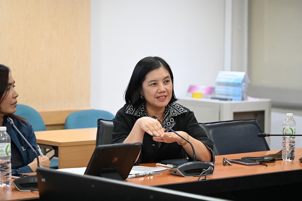 การประชุมหารือกับสำนักงานสภาพัฒนาการเศรษฐกิจและสังคมแห่งชาติ (สศช.) เพื่อรับฟังการบรรยายและแลกเปลี่ยนความคิดเห็นเกี่ยวกับสถานการณ์อุตสาหกรรมเครื่องใช้ไฟฟ้าและอิเล็กทรอนิกส์ของไทยในปัจจุบันและแนวโน้มใน