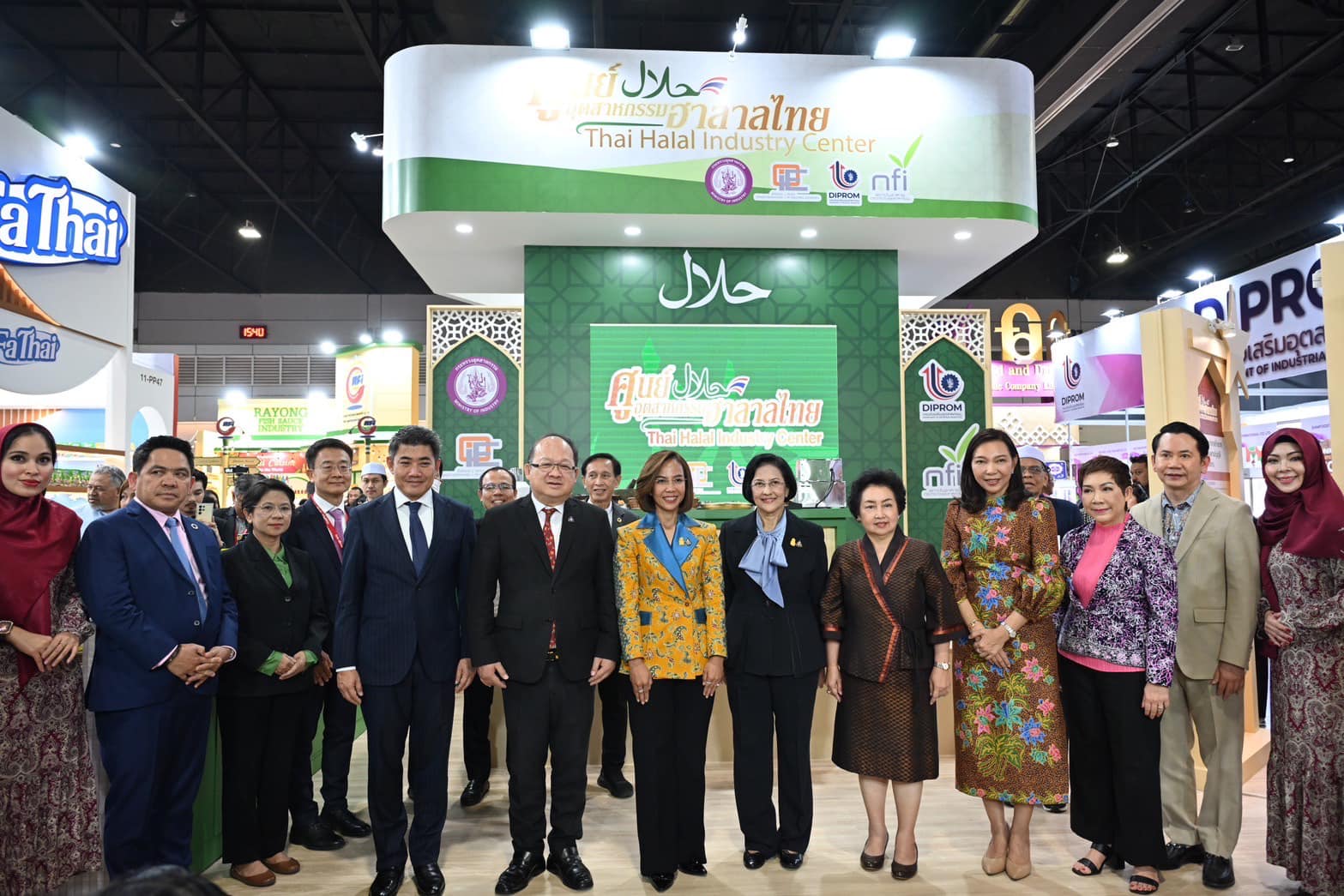พิธีเปิดบูธศูนย์อุตสาหกรรมฮาลาลไทย (Thai Halal Industry Center) ในงาน THAIFEX-Anuga Asia 2024