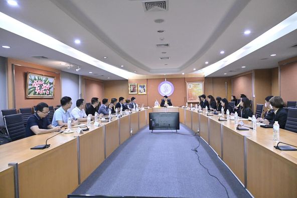 สมาคมนักธุรกิจอาเซียน และบริษัท Suzhou Haige Electric Control จำกัด (HIGEC) เข้าพบที่ปรึกษารัฐมนตรีว่าการกระทรวงอุตสาหกรรม หารือโอกาสการลงทุนสาขาอุตสาหกรรมชิ้นส่วนยานยนต์ไฟฟ้าในไทย