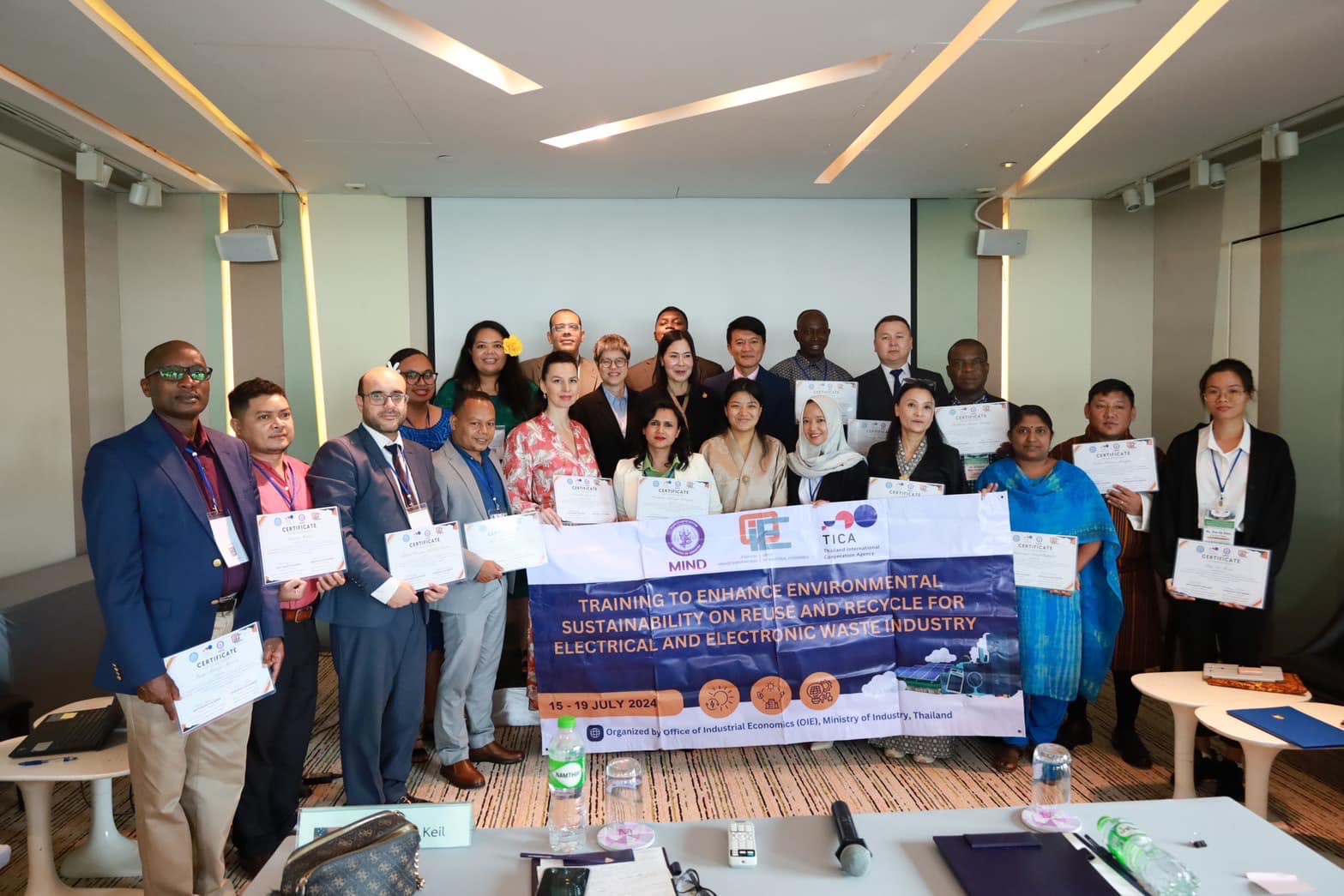 สศอ. จัดพิธีปิดการฝึกอบรมนานาชาติ  หลักสูตร "Training to Enhance Environmental Sustainability on Reuse and Recycle for Electrical and Electronic Waste Industry"