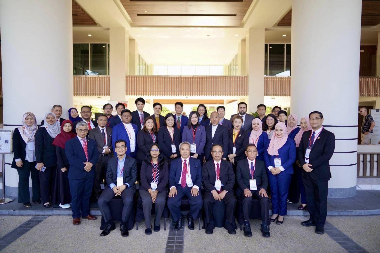 กระทรวงอุตสาหกรรม เดินหน้าขับเคลื่อนอุตสาหกรรมฮาลาลไทย ภายใต้ (ร่าง) แผนปฏิบัติการพัฒนาอุตสาหกรรมฮาลาลไทยระยะ 5 ปี (พ.ศ. 2567-2570) ในระยะ Quick Win 2567 