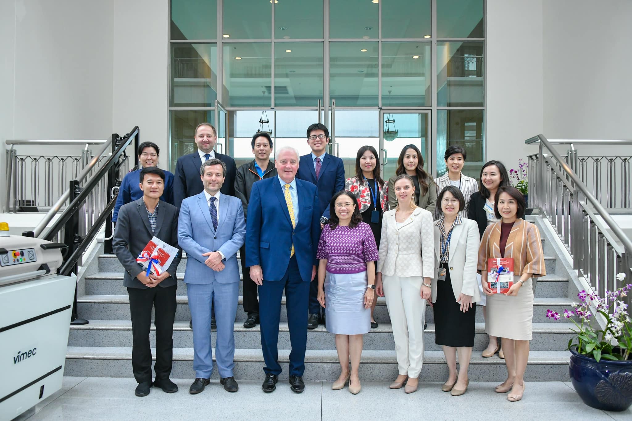 สศอ. ร่วมทีมประเทศไทยประชุมหารือกับ JUDr.Richard Hlavaty อธิบดีกรมประเทศนอกภูมิภาคยุโรป กระทรวงอุตสาหกรรมและการค้าสาธารณรัฐเช็ก 