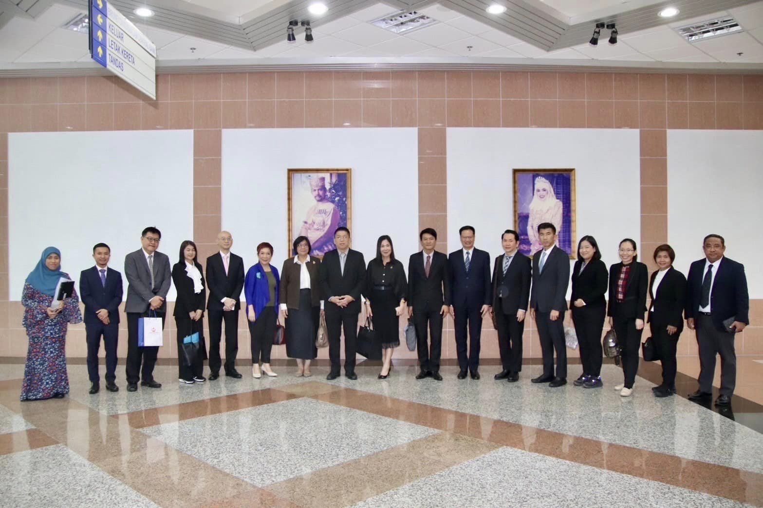 เอกอัครราชทูต ณ กรุงบันดาร์เสรีเบกาวัน นำคณะกระทรวงอุตสาหกรรม ร่วมขับเคลื่อนอุตสาหกรรมฮาลาลไทย ภายใต้ (ร่าง) แผนปฏิบัติการพัฒนาอุตสาหกรรมฮาลาลไทยระยะ 5 ปี (พ.ศ. 2567-2570) ในระยะ Quick Win 2567 เพื่อข