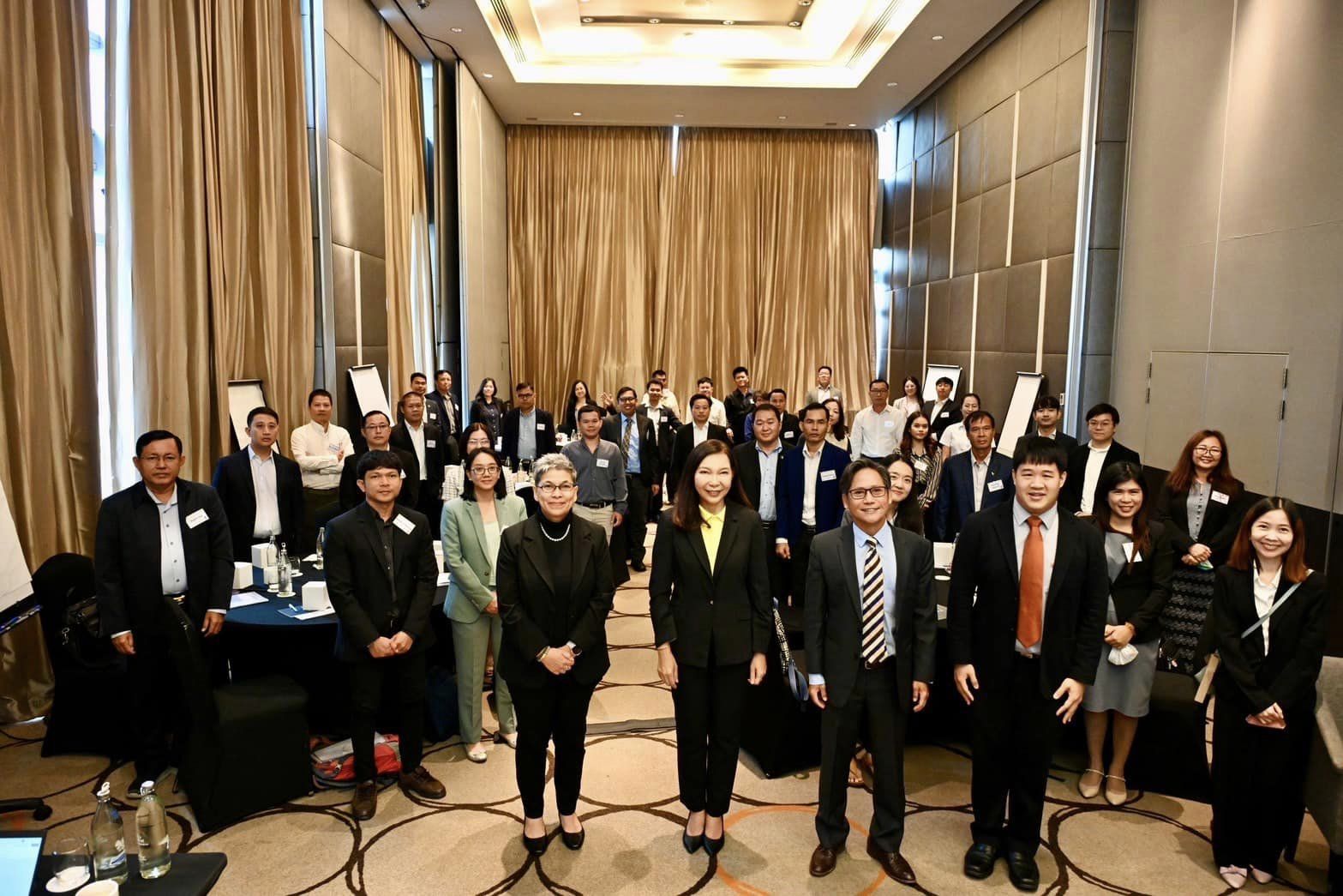 สศอ. จัดอบรมเชิงปฏิบัติการนานาชาติ สร้างเครือข่ายความร่วมมือด้านเศรษฐกิจอุตสาหกรรมระหว่างประเทศ ขับเคลื่อนโครงการ Flagship ของกระทรวงอุตสาหกรรม เพื่อการพัฒนาอุตสาหกรรมไทยกับอนุภูมิภาคและหุ้นส่วนเพื่อก