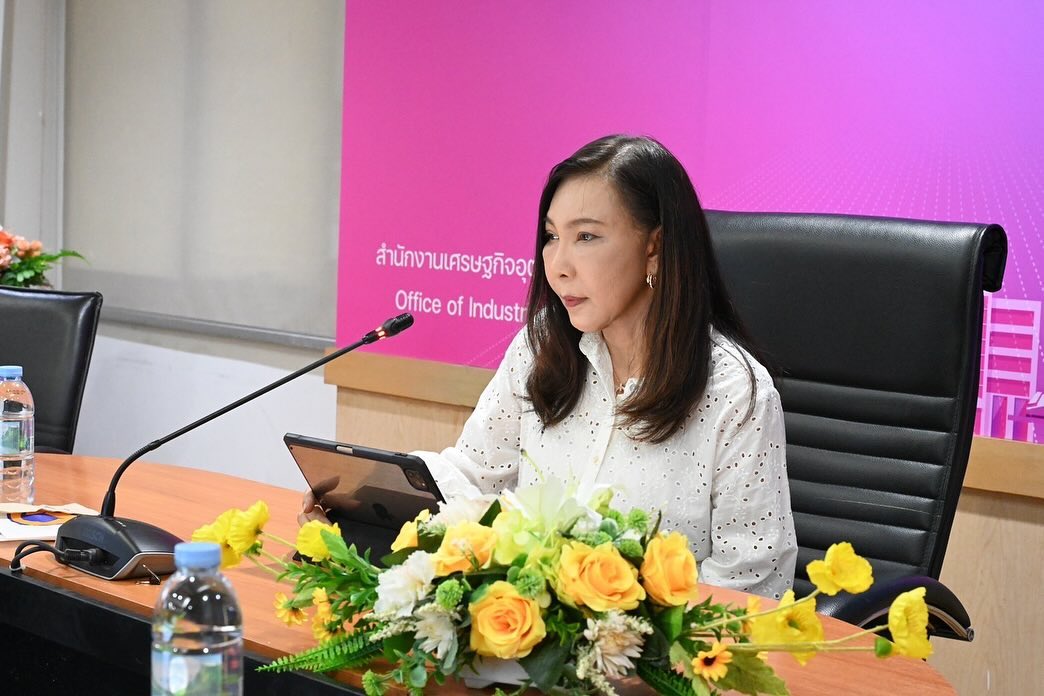 การขับเคลื่อนสำนักงานเศรษฐกิจอุตสาหกรรมไปสู่องค์กรคาร์บอนต่ำ