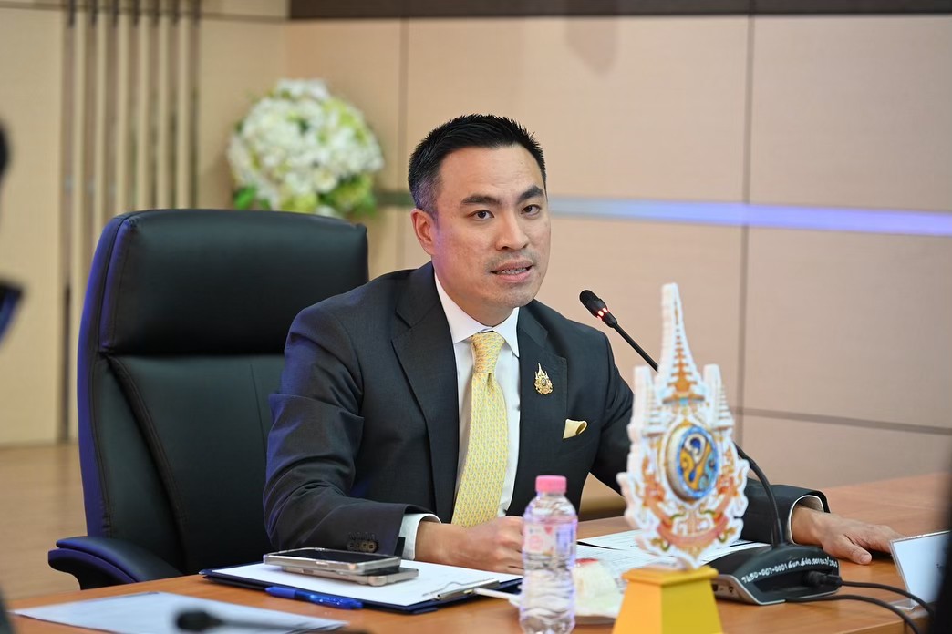 รัฐมนตรีว่าการกระทรวงอุตสาหกรรม และผู้บริหารระดับสูงของกระทรวงอุตสาหกรรม  เข้าร่วมการประชุมหารือกับคณะผู้บริหารสมาคมอุตสาหกรรมยานยนต์ไทย (TAIA)