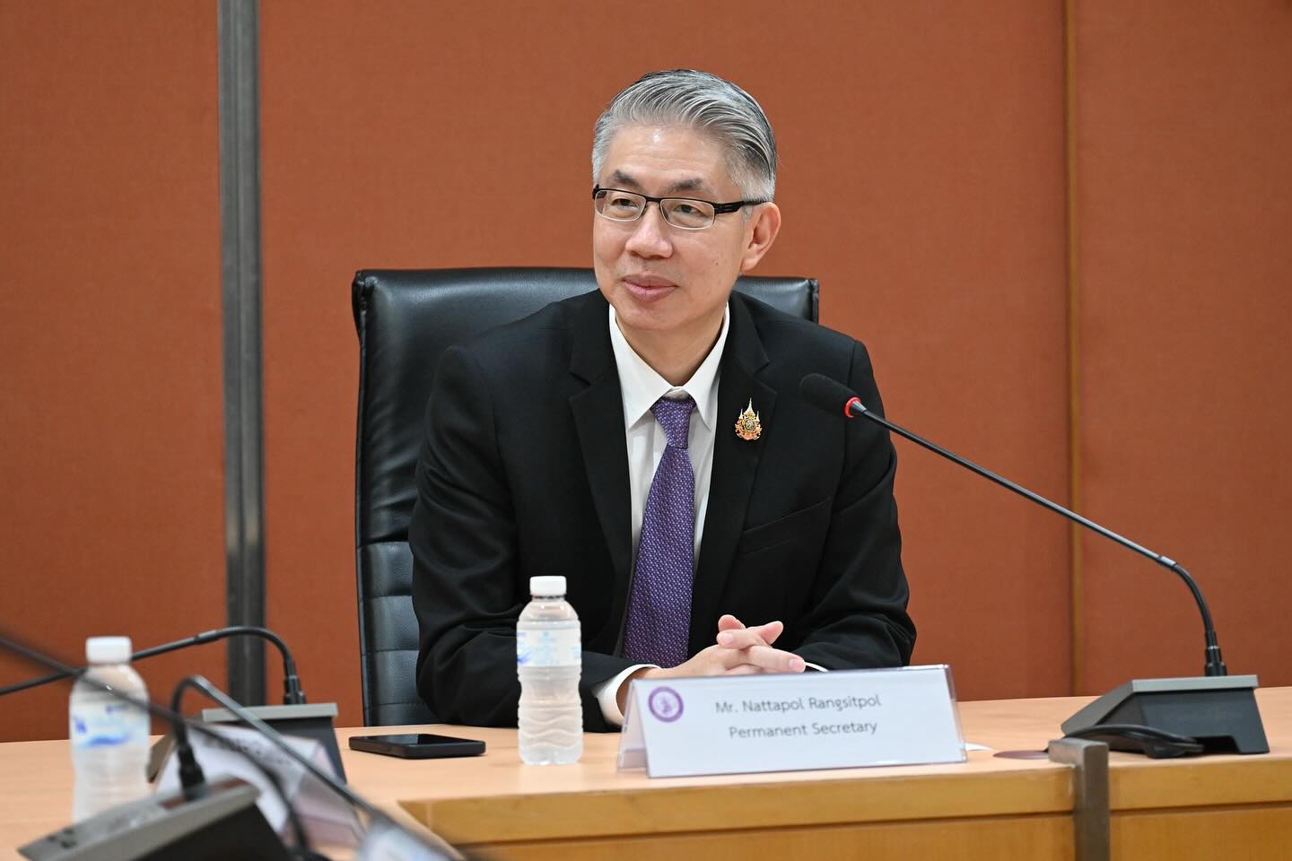 ปลัดณัฐพล พร้อมด้วย ผศอ.ภาสกร รสอ.ดุสิต และเจ้าหน้าที่กระทรวงอุตสาหกรรม ให้การต้อนรับคณะผู้บริหารระดับสูงจาก บริษัท มิตซูบิชิ มอเตอร์ส (ประเทศไทย) จำกัด