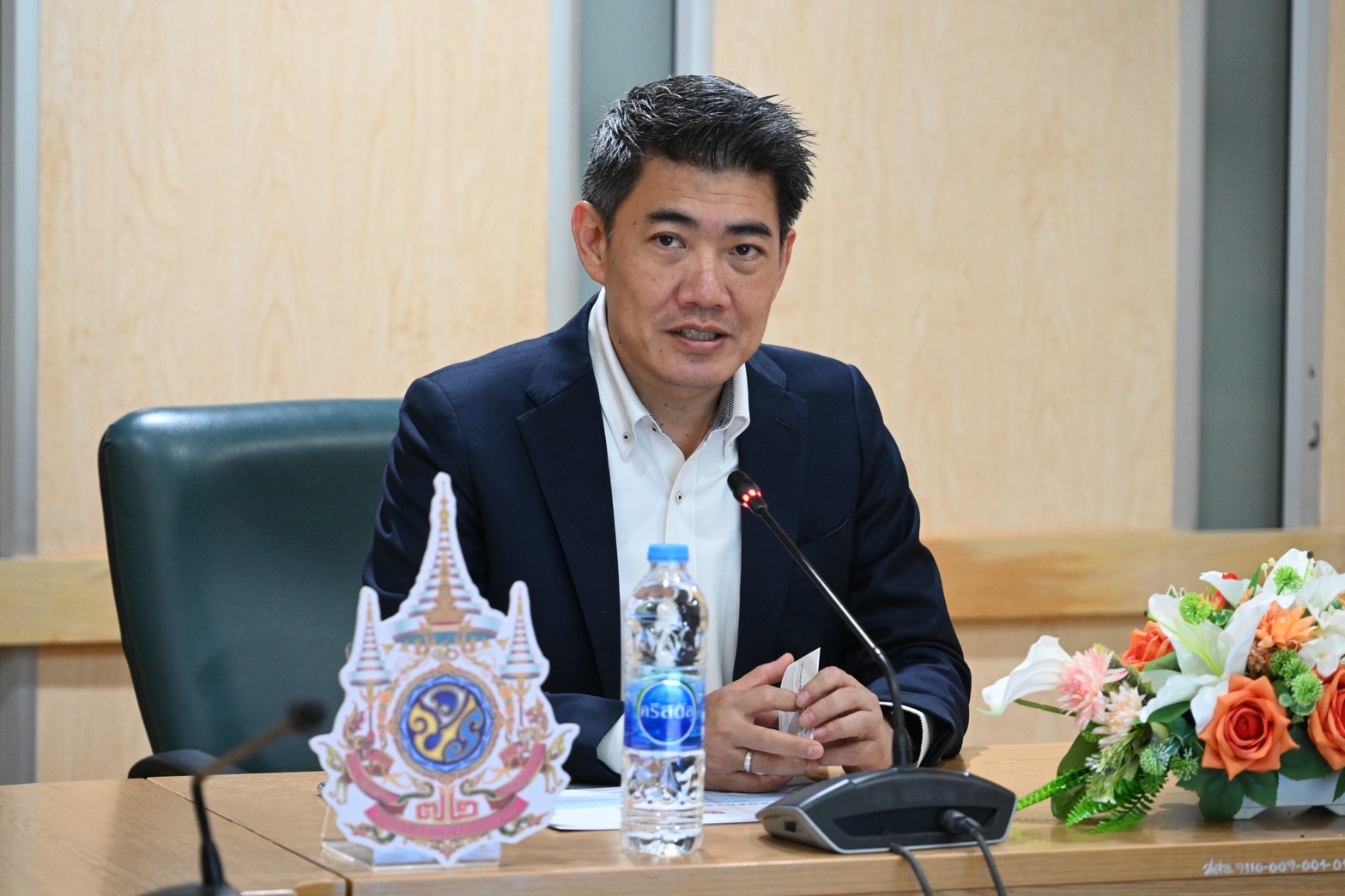 ผศอ.ภาสกร พร้อมด้วยเจ้าหน้าที่ กร.1 และ กท. ให้การต้อนรับผู้แทนจาก Ministry of Industry and Information Technology (MIIT) Mrs. Chen Chunmei และคณะผู้แทนจาก China Automotive Technology & Research Cente