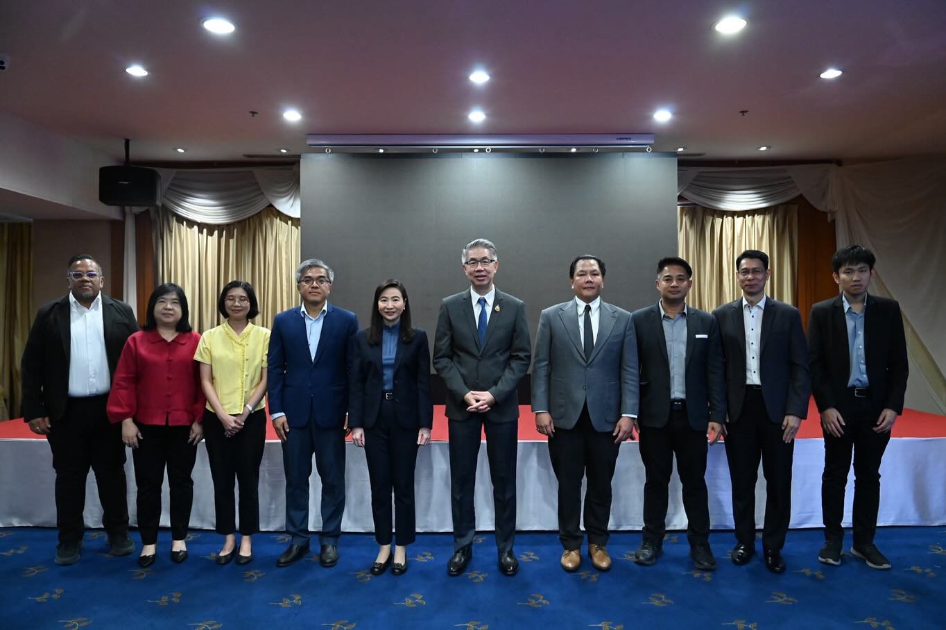 สศอ. ร่วมเป็นวิทยากรเสวนาในหัวข้อ “ระบบข้อมูล การบริหารจัดการข้อมูล การกำกับติดตามสถานประกอบการ ตาม พ.ร.บ. และกฎหมายที่เกี่ยวข้อง การบันทึกข้อมูลในระบบ”