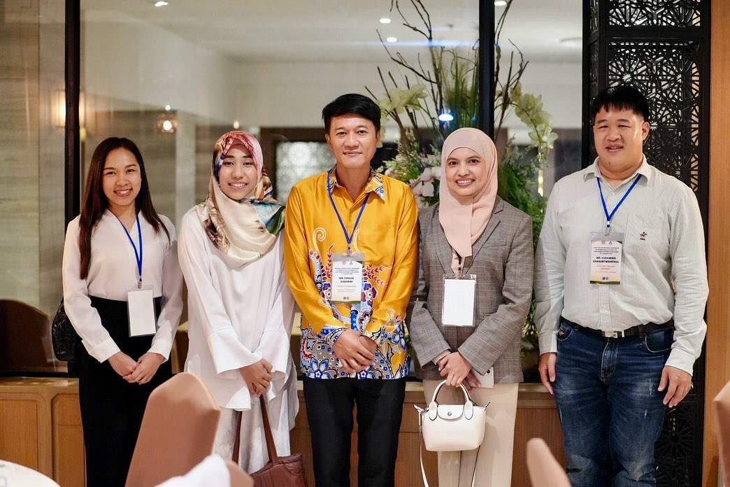 สศอ. เป็นเจ้าภาพจัดงานเลี้ยงรับรองอาหารค่ำ เพื่อเป็นเกียรติให้กับคณะผู้แทนของการประชุมเชิงปฏิบัติการนานาชาติ เพื่อขับเคลื่อนการพัฒนาหุ้นส่วนยุทธศาสตร์ระหว่างไทยกับต่างประเทศด้านสินค้าอุตสาหกรรมและบริก
