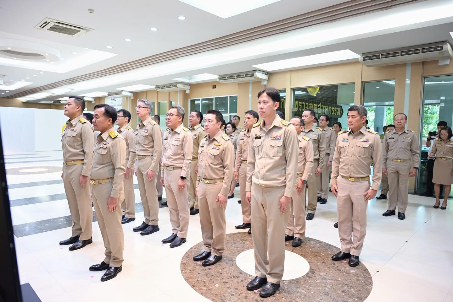 สศอ. ร่วมกิจกรรมเนื่องในวันพระราชทานธงชาติไทย 28 กันยายน ประจำปี 2568