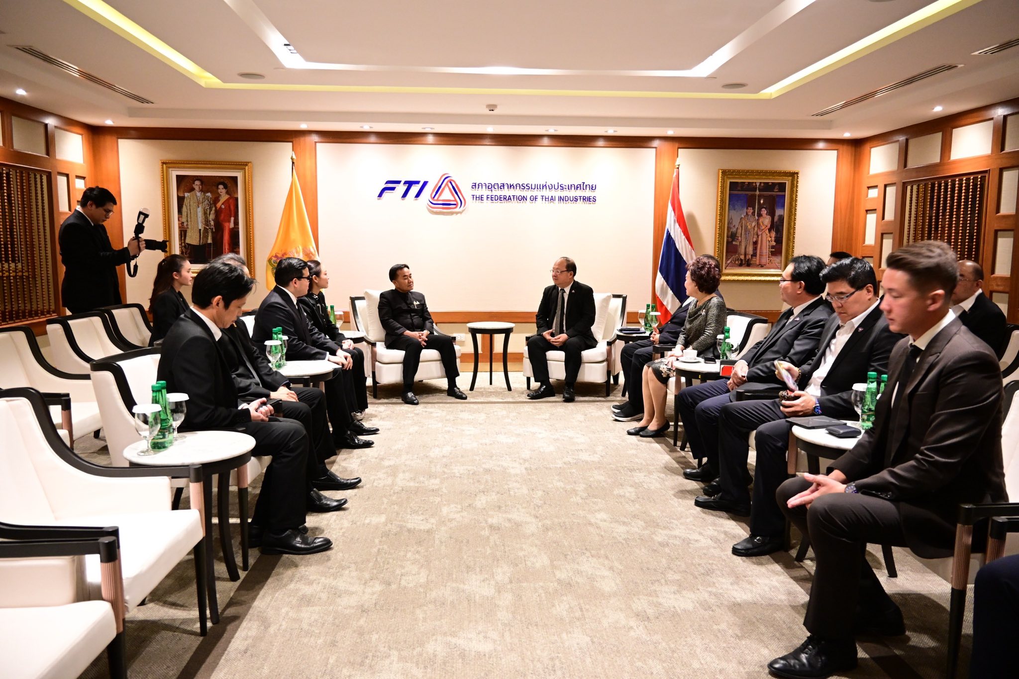 สศอ. ร่วมประชุมหารือระหว่าง รชอ. กับผู้ประกอบการจากสภาอุตสาหกรรมแห่งประเทศไทย เพื่อรับฟังข้อเสนอแนะในการพัฒนาอุตสาหกรรมจากผู้ประกอบการกลุ่มอุตสาหกรรมต่าง ๆ ณ สภาอุตสาหกรรมแห่งประเทศไทย