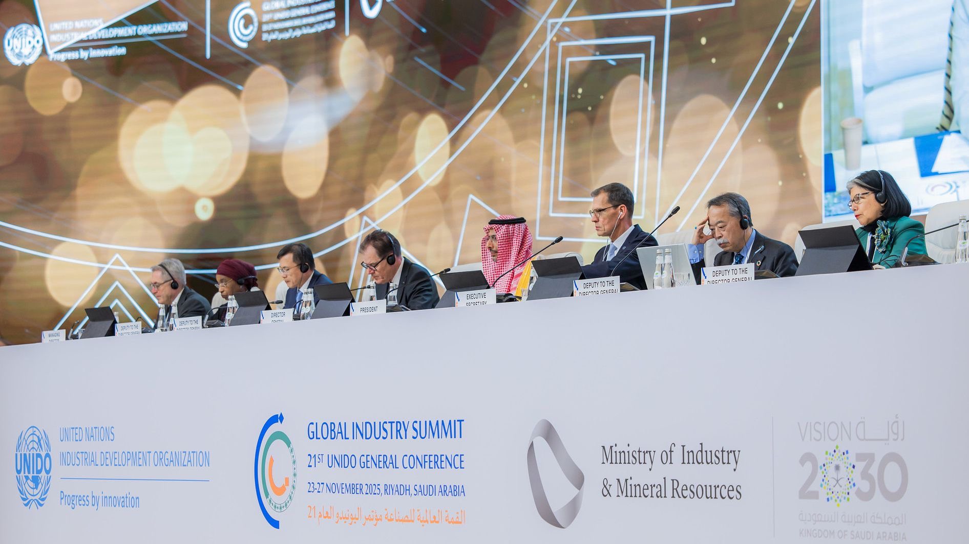 ทีมประเทศไทยและกระทรวงอุตสาหกรรม เข้าร่วมการประชุมสมัยสามัญ ครั้งที่ 21 ขององค์การพัฒนาอุตสาหกรรมแห่งสหประชาชาติ (UNIDO) ร่วมกล่าวถ้อยแถลงความร่วมมือเพี่อการพัฒนาอุตสาหกรรมที่ยั่งยืน