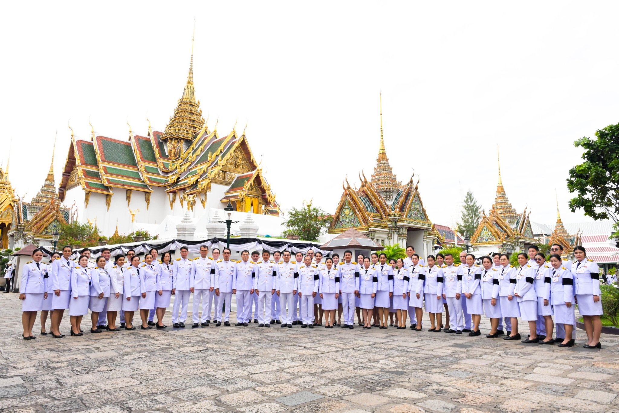 สำนักงานเศรษฐกิจอุตสาหกรรม ร่วมผลัดเวรเฝ้าฯ ในพระพิธีธรรมสวดพระอภิธรรมพระบรมศพสมเด็จพระนางเจ้าสิริกิติ์ พระบรมราชินีนาถ พระบรมราชชนนีพันปีหลวง