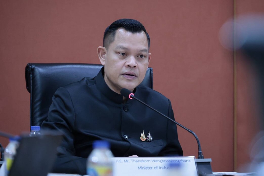 รัฐมนตรีว่าการกระทรวงอุตสาหกรรมให้การต้อนรับคณะผู้บริหาร บริษัท หัวเว่ย เทคโนโลยี่ (ประเทศไทย) จำกัด เพื่อแลกเปลี่ยนข้อคิดเห็นในการประยุกต์ใช้เทคโนโลยีดิจิทัลในภาคอุตสาหกรรม