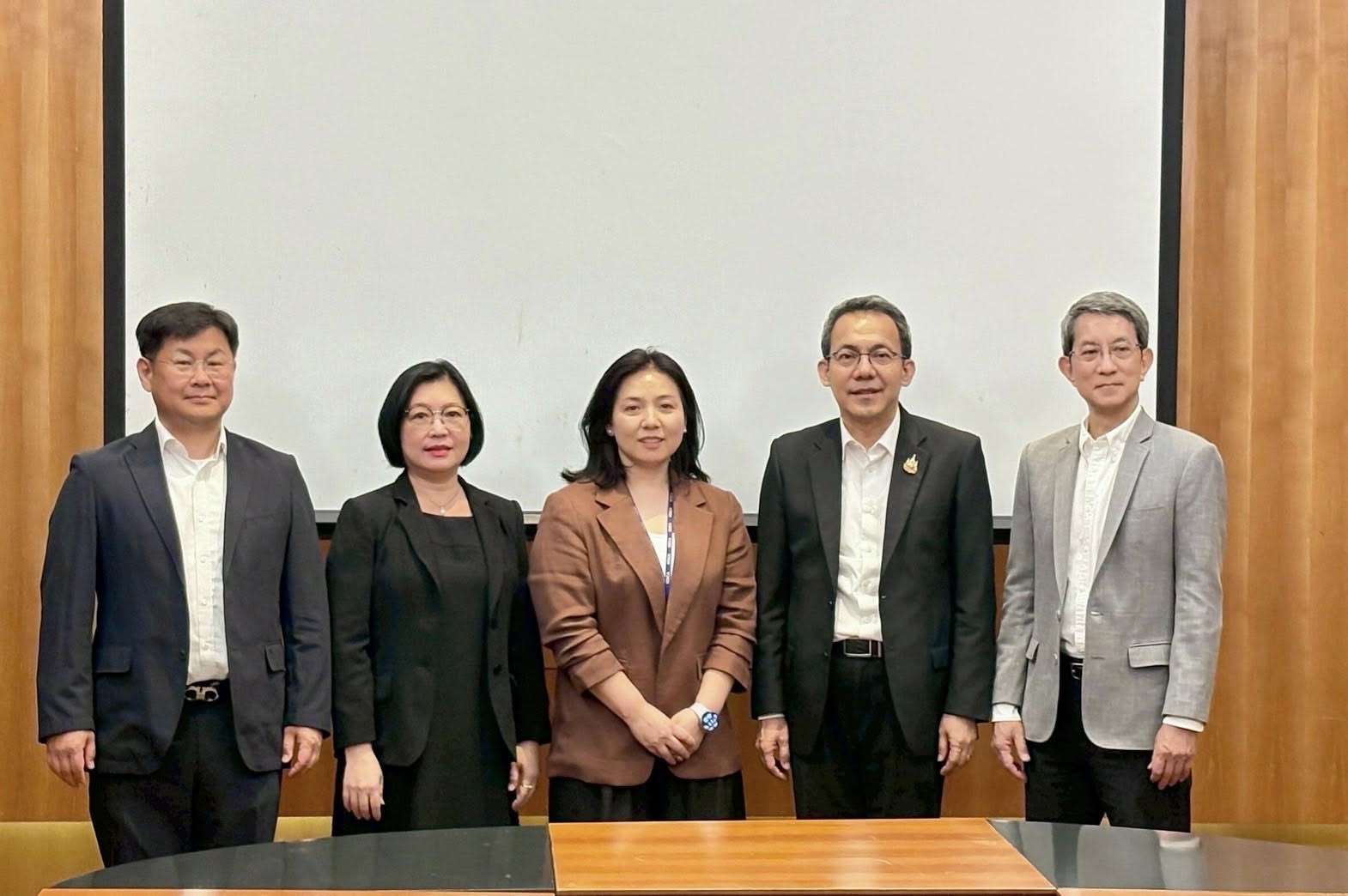 กระทรวงอุตสาหกรรม ร่วมมือ KOICA สาธารณรัฐเกาหลี ขับเคลื่อนโครงการเสริมสร้างขีดความสามารถสู่ความเป็นกลางทางคาร์บอนในอุตสาหกรรมไฟฟ้าและอิเล็กทรอนิกส์อาเซียน