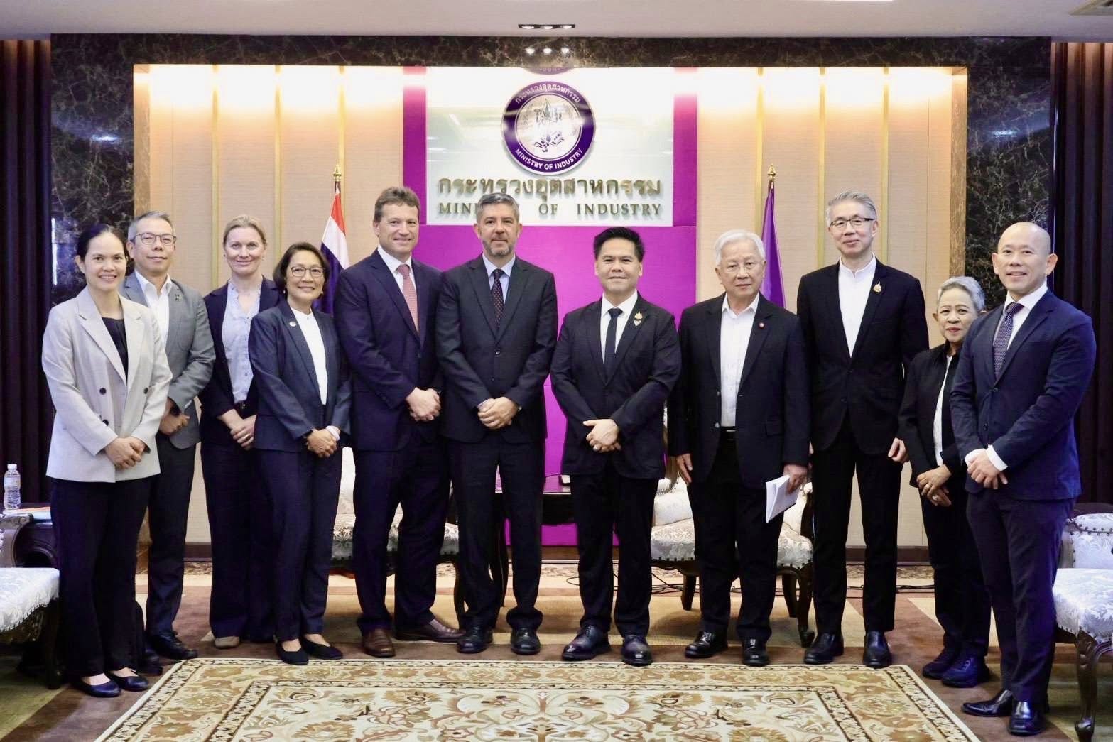 รัฐมนตรีว่าการกระทรวงอุตสาหกรรมให้การต้อนรับคณะผู้บริหารธนาคารโลก (World Bank) ผลักดันความร่วมมือการพัฒนาอุตสาหกรรมที่ยั่งยืนและครอบคลุม
