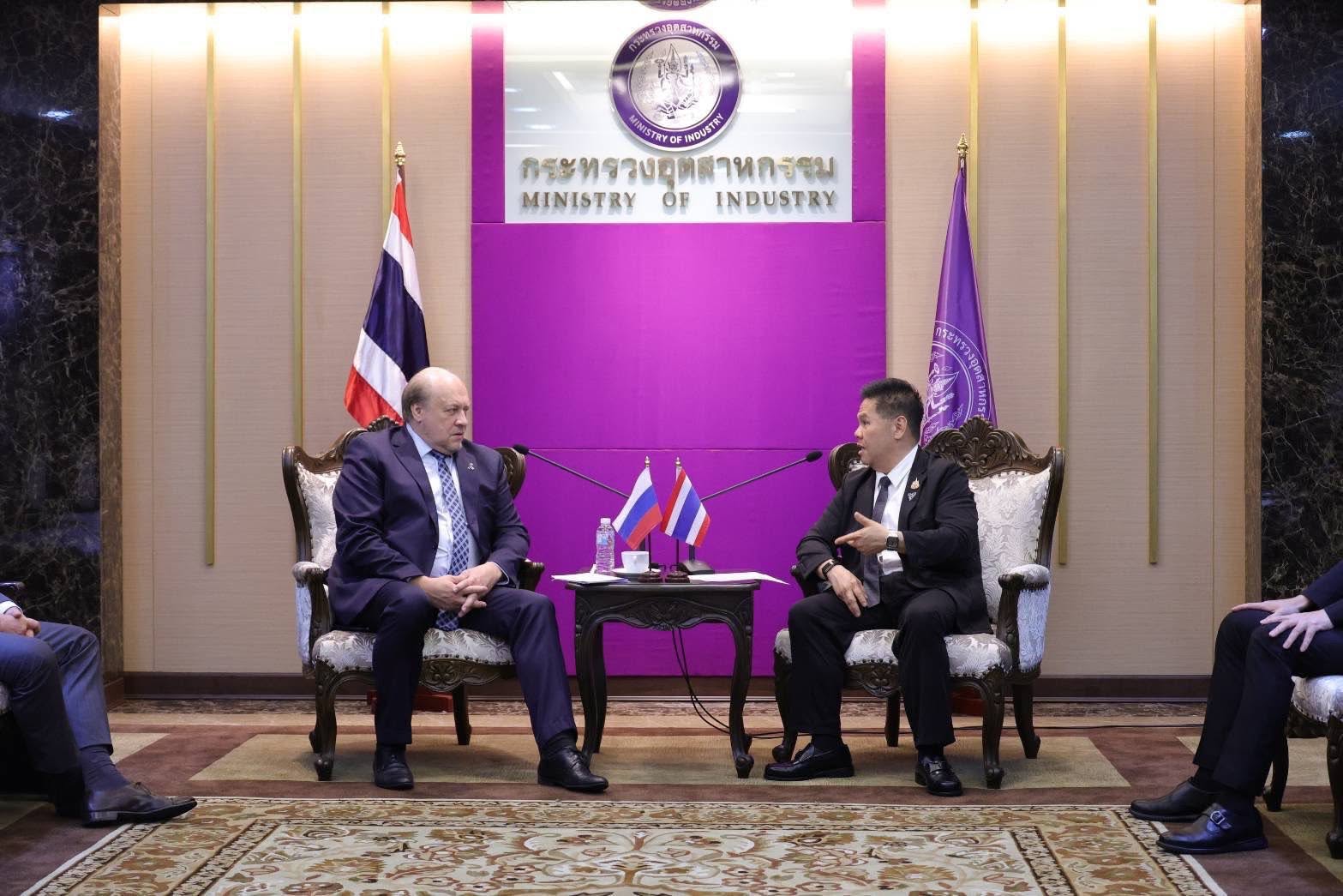 รัฐมนตรีว่าการกระทรวงอุตสาหกรรมให้การต้อนรับเอกอัครราชทูตรัสเซีย หารือความร่วมมืออุตสาหกรรมและการขยายความร่วมมือเศรษฐกิจไทย–รัสเซีย