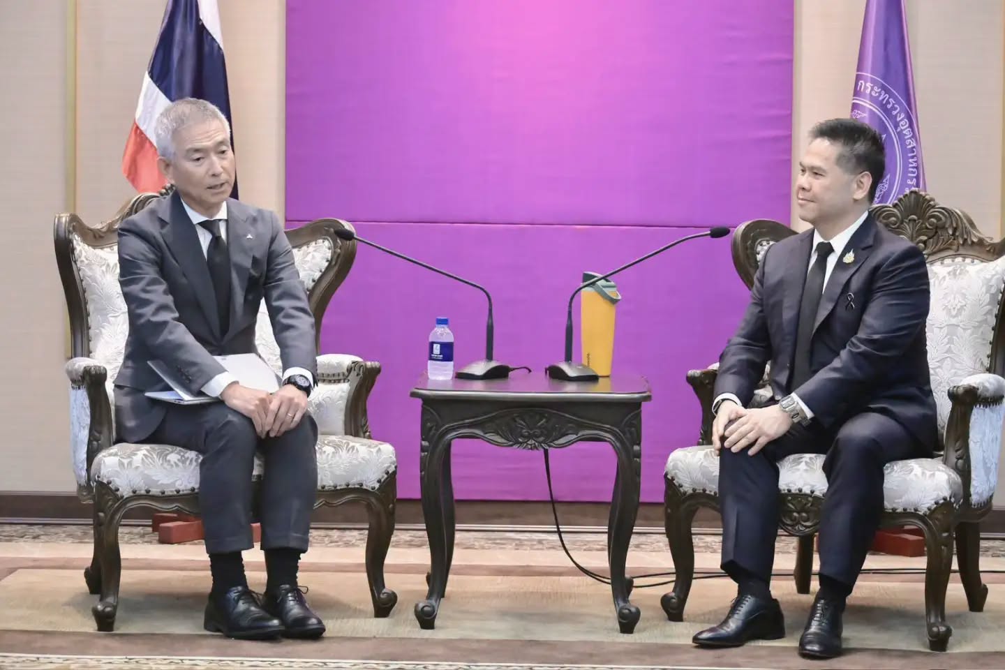 “รมว.อุตสาหกรรม” หารือ “มิตซูบิชิ มอเตอร์ส” รับมือวิกฤตส่งออกรถยนต์ พร้อมขับเคลื่อนอุตสาหกรรมยานยนต์ไทยท่ามกลางความผันผวนทางภูมิรัฐศาสตร์