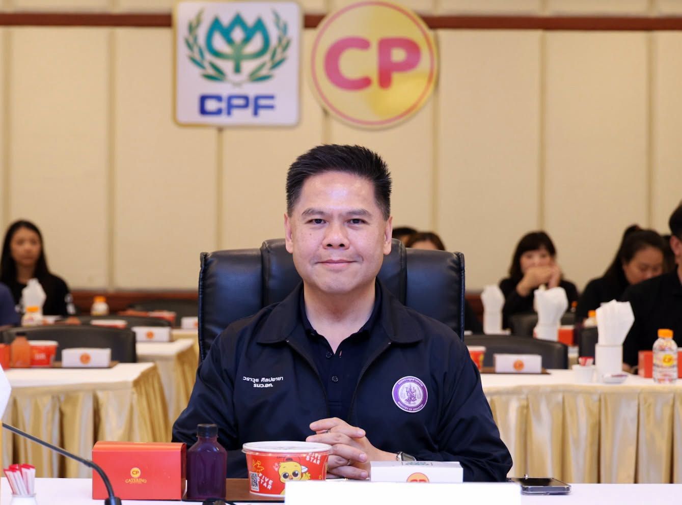 รวอ.วราวุธ นำผู้บริหาร อก. เยี่ยม CPF โรงงานแปรรูปเนื้อไก่ครบวงจร ส่งออกกว่า 20 ประเทศทั่วโลก หนุนยกระดับเทคโนโลยีการผลิตที่เป็นมิตรต่อสิ่งแวดล้อม-สู่เกณฑ์มาตรฐานสากล-เติบโตคู่ชุมชนอย่างยั่งยืน