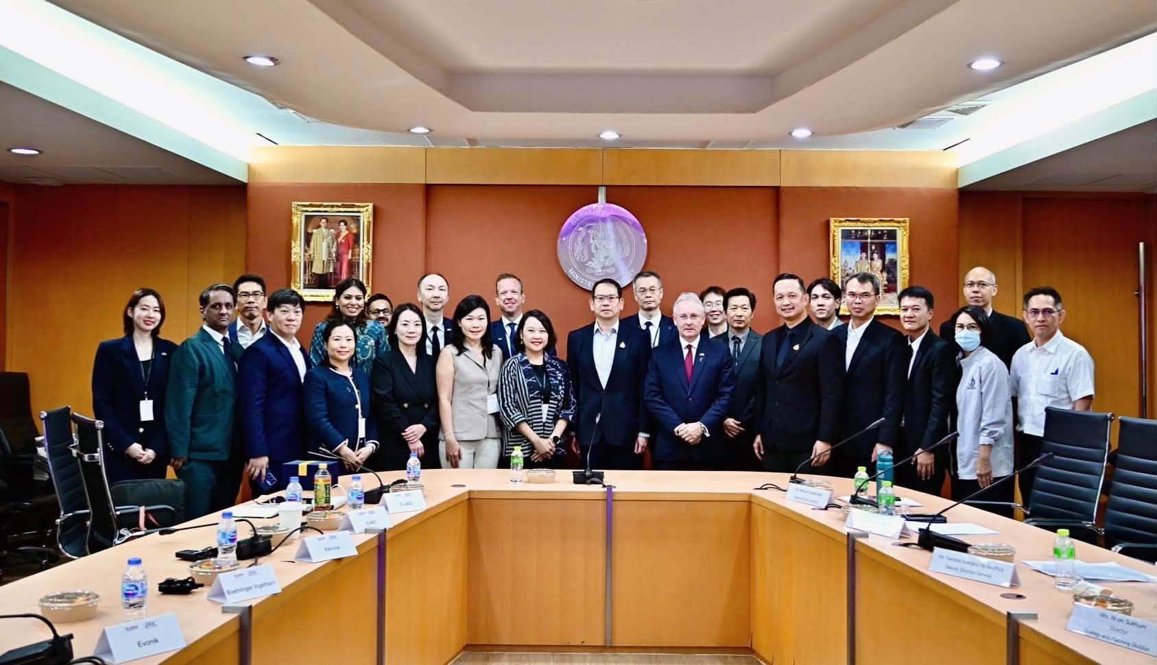 กระทรวงอุตสาหกรรมให้การต้อนรับสภาธุรกิจสหภาพยุโรป–อาเซียน (EU?ABC) และสมาคมการค้ายูโรเปียนเพื่อธุรกิจและการพาณิชย์ (EABC)